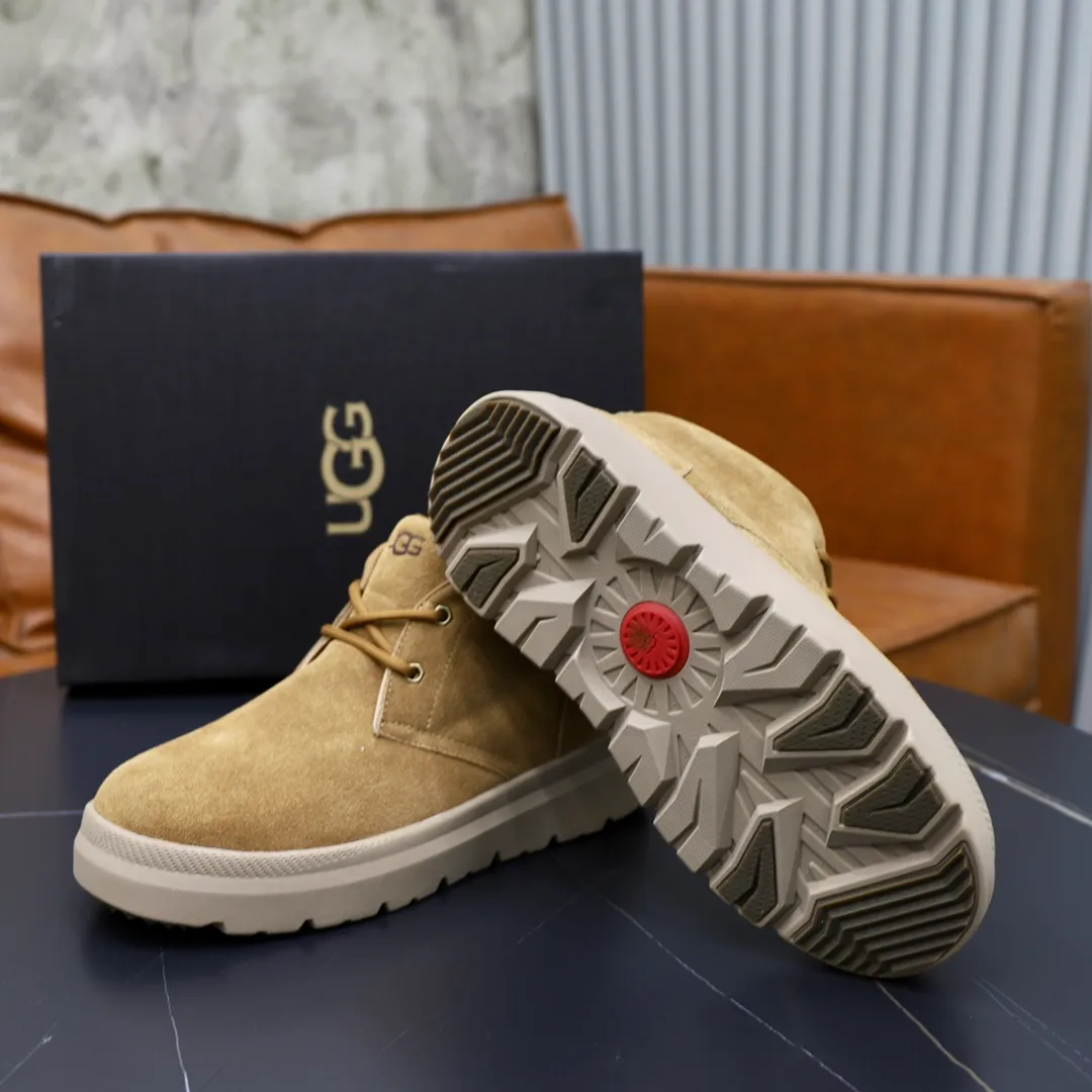 Ex-factory price: 520💰Thick wool imported from Australia Brand: UGG genuine purchase Size: 39-44 (45 customized) Grade: Official website 1:1 Material: First layer of genuine leather waterproof and antifreeze upper Real wool lining Original non-slip and wear-resistant outsole Style category: Men's casual shoes Trendy style Comfortable on the feet Color: Official website color synchronization